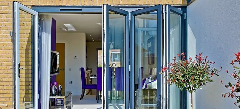 Bifold Door Repairs Near Me in Leisure City, FL