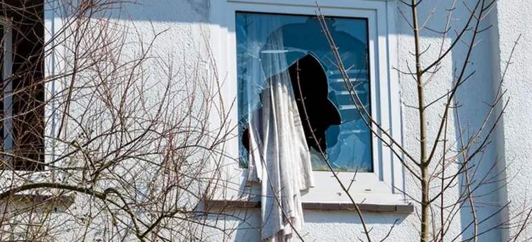 Storm Window Installation Contractors in Leisure City, FL