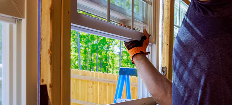 >Bay Window Curtain Rail Track in Leisure City, FL