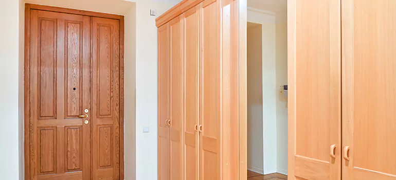 Glass Closet Door Repair in Leisure City, FL