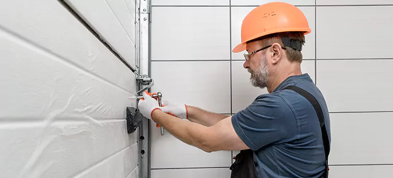 Garage Door Repair in Leisure City