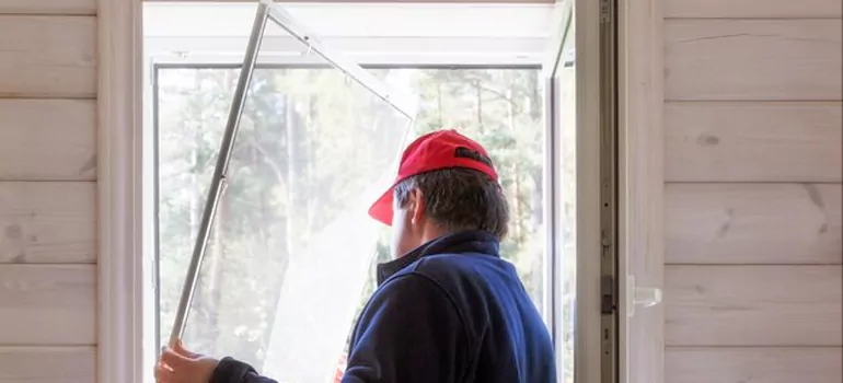 Expandable Window Screen Installation in Leisure City, FL